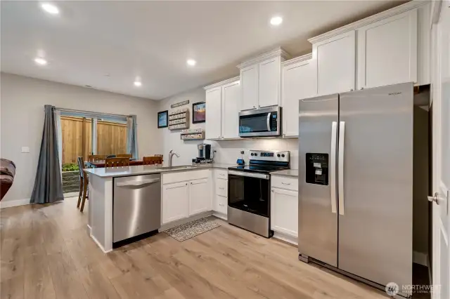 Kitchen and dining area.
