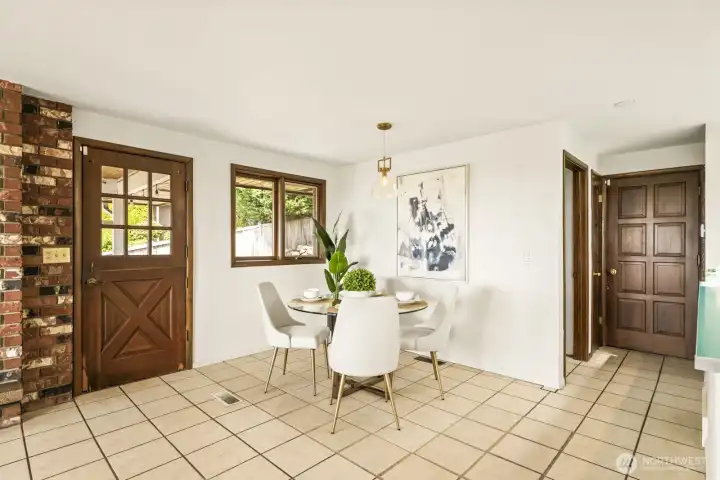 Eating nook off the kitchen