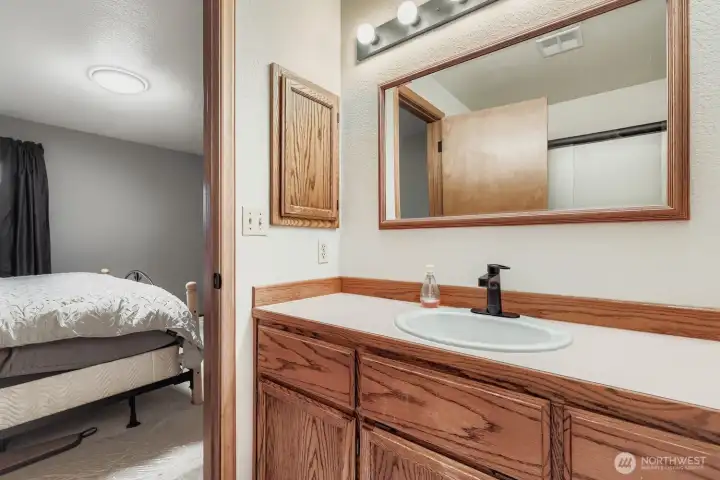 Great primary bathroom!