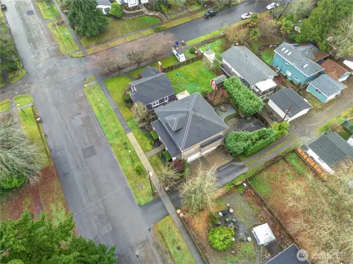 Situated on a spacious street, there’s ample parking available for guests when they visit.