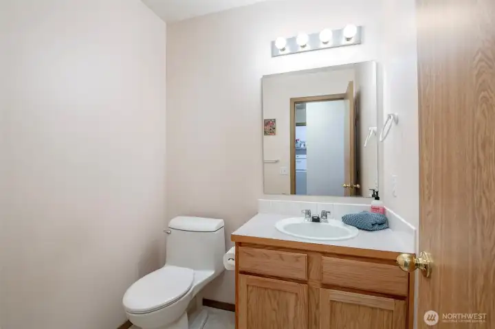 1/2 Bathroom Main