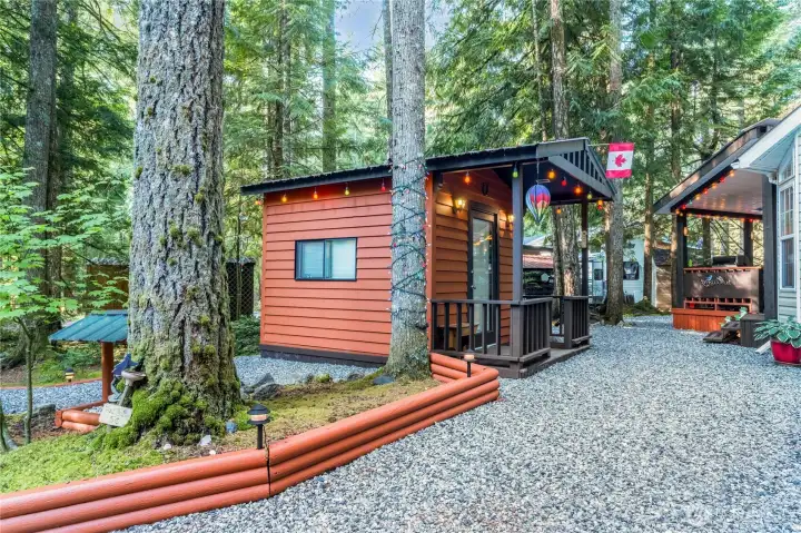 Detached outbuilding / storage shed.