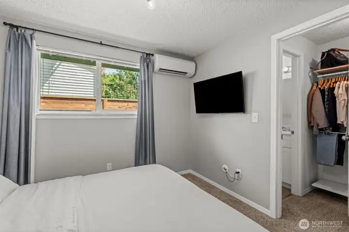 1/2 bath and large closet