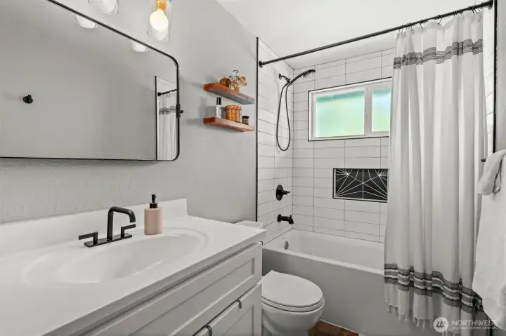 Updated full bathroom