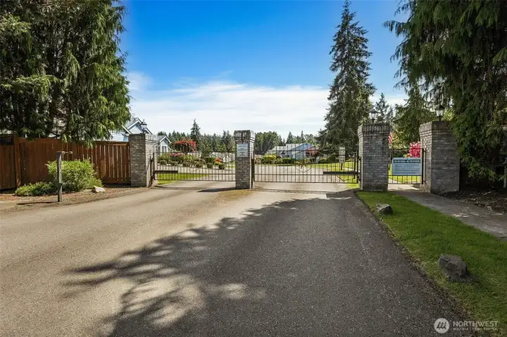 Desirable, gated community of Woodsong.