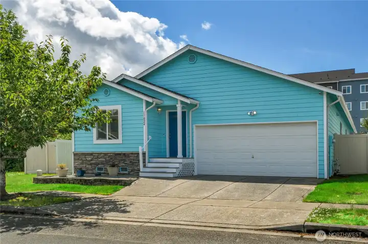 Welcome to Everett! 3 bed, 1.75 bath, 1,713 sqft one story home. Welcome to Everett! 3 bed, 1.75 bath, 1,713 sqft one story home.