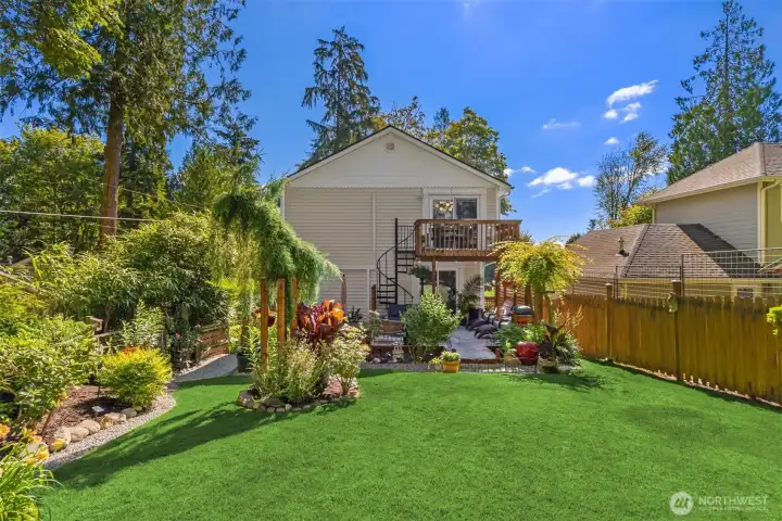 Mature plantings provide a stunning display of ever-changing color throughout the year. Mature plantings provide a stunning display of ever-changing color throughout the year.