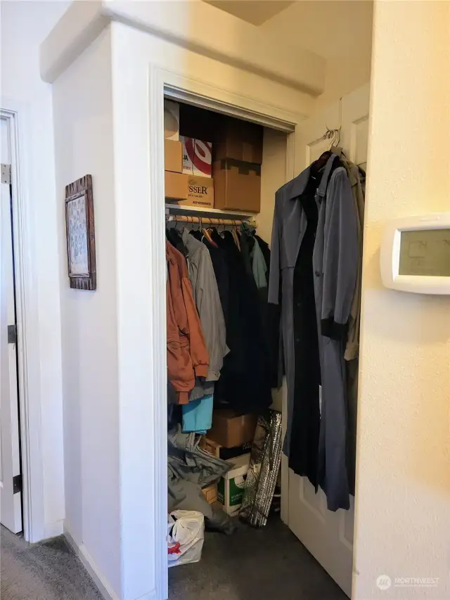 Guest coat closet