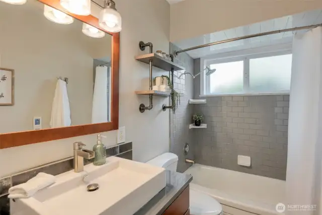 Main bathroom. Heated tile floors!