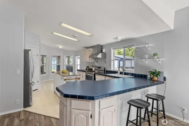 Kitchen with Breakfast Bar