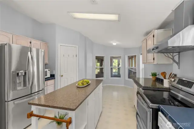 Kitchen all appliances stay