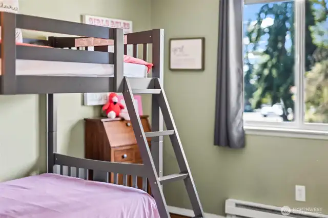 Room for bunkbeds!
