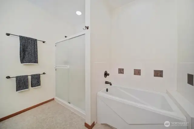 5-piece bathroom in # 1 of 2 Primary Suites