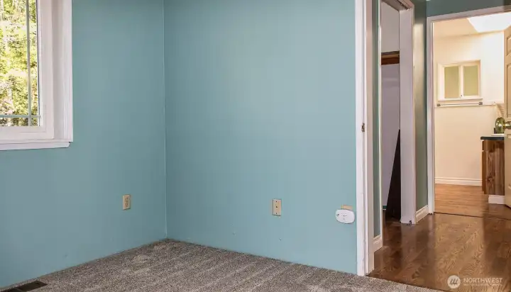 Looking from bonus room to full bath in addition, with walk-in closet