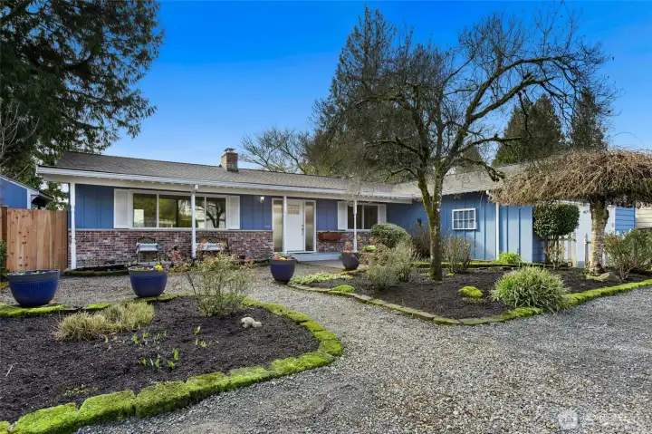 50 yr roof installed in 2007. Recently cleaned and inspected.