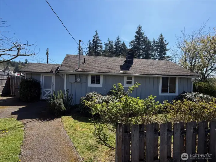 Entrance to 1279 Northlake. The door you see goes to the former garage, it is now a utility room.