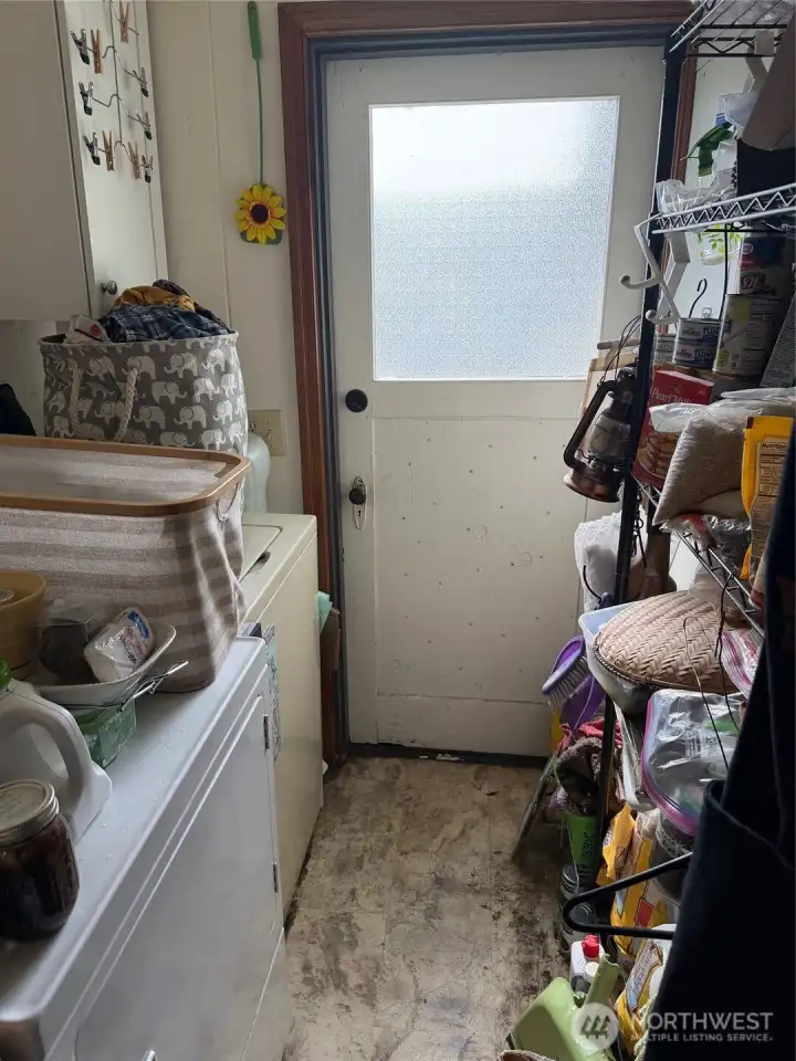 1275 Utility room