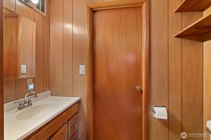 powder room off primary