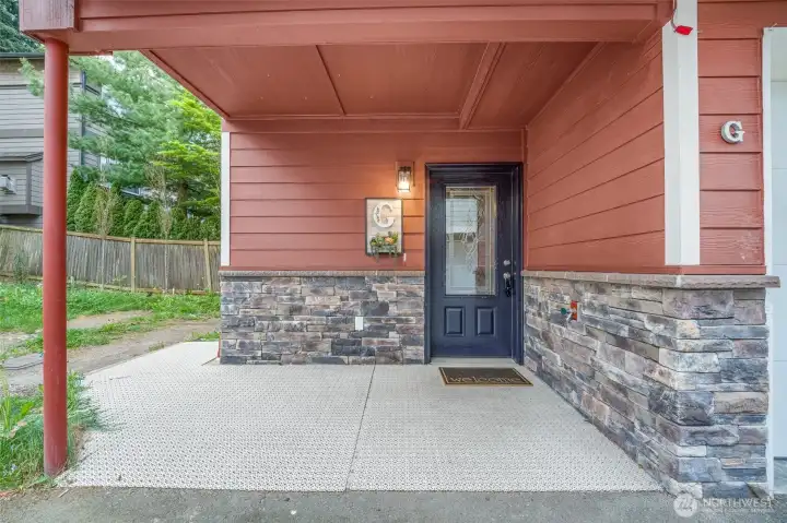 Welcome to Rainier Condominiums