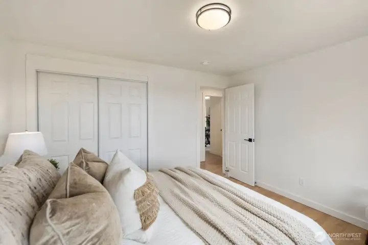 Bright and generous rooms with neutral tones.