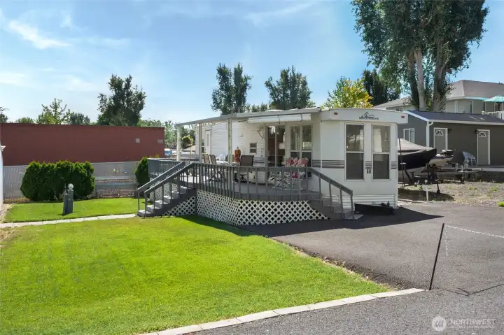 Welcome to your Potholes Reservoir getaway.