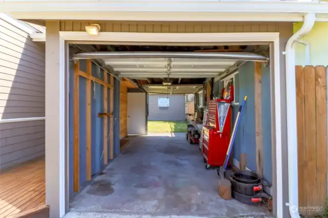 Pull-through garage
