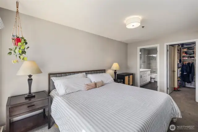 Large primary, big enough for a king size bed.