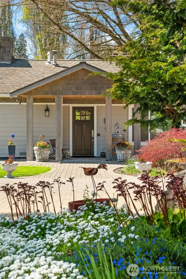 Here is the approach to the entry to the home ~ setting the tone to great you, family, friends and visitors to this wonderful property.