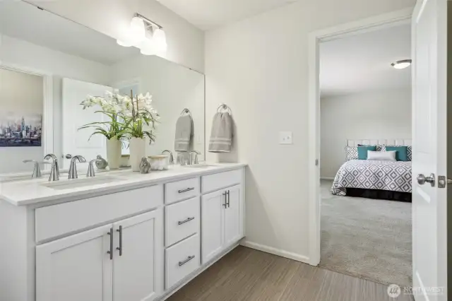 Double vanity, topped with quartz!!