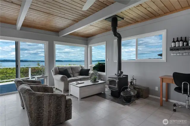 Open plan living/dining/kitchen.