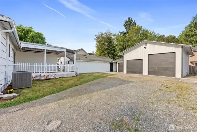 Detached Garage