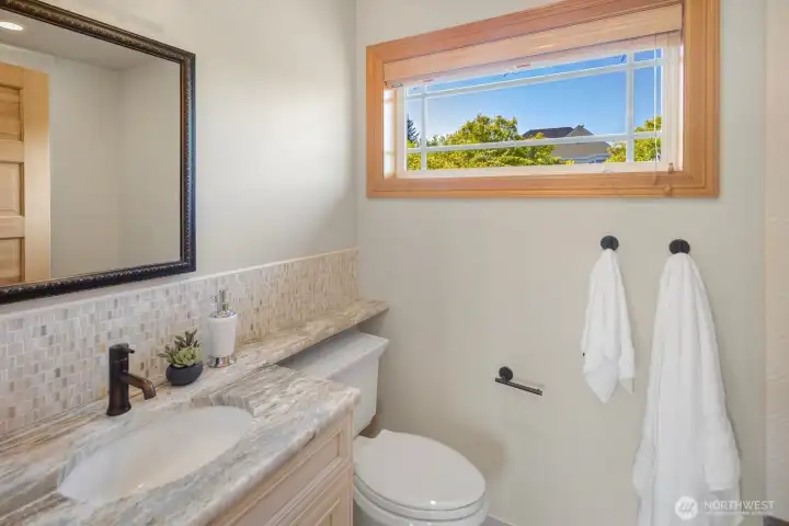 Ensuite! Fully updated!