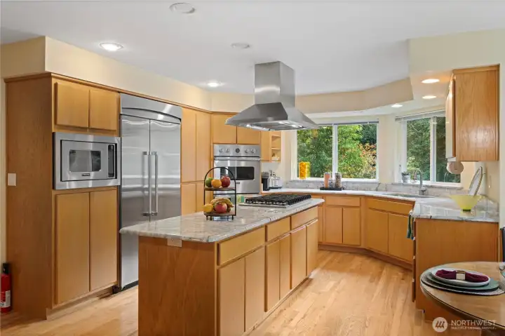 Chef's kitchen, well appointed.
