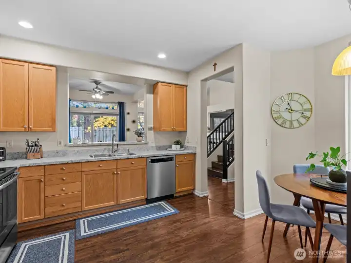 With plenty of cabinet and counter space, you'll have all of the space you need for your cooking and baking needs.