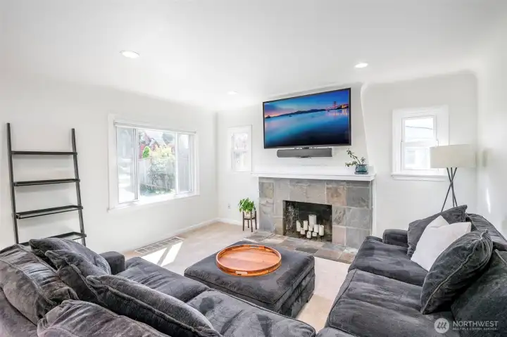 Awesome - Roomy - Living Room.  Telescoping TV wall mount conveys.  This wall mount is not your ordinary mount!  Wiring is tunnellled into the wall to eliminate visibility of your A/V wiring.