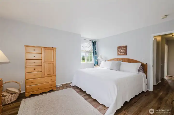 Primary suite bedroom