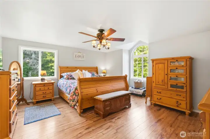 Big primary bedroom Big primary bedroom