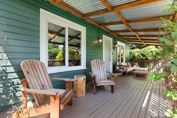 Chilling out on the covered year round d porch. Yes! Great vibe! Chilling out on the covered year round d porch. Yes! Great vibe!