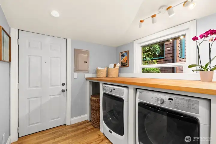 Lovely laundry room. Appliances stay. Lovely laundry room. Appliances stay.