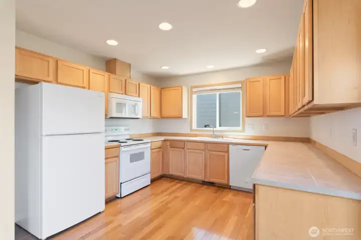 Kitchen w Tile Countertops Kitchen w Tile Countertops