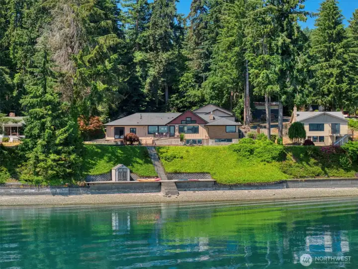 Stunning 4311SF home in Dyes Inlet