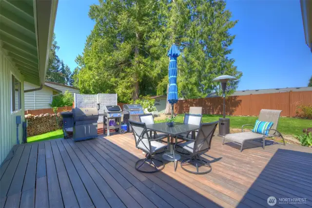 Great sized composite deck, perfect for those back yard BBQ's!
