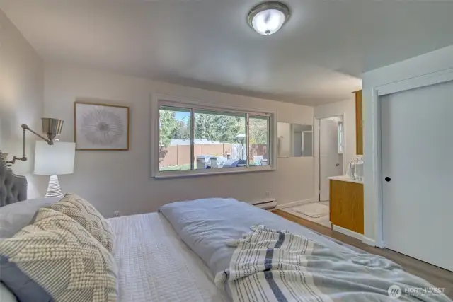 You'll love this bright room!