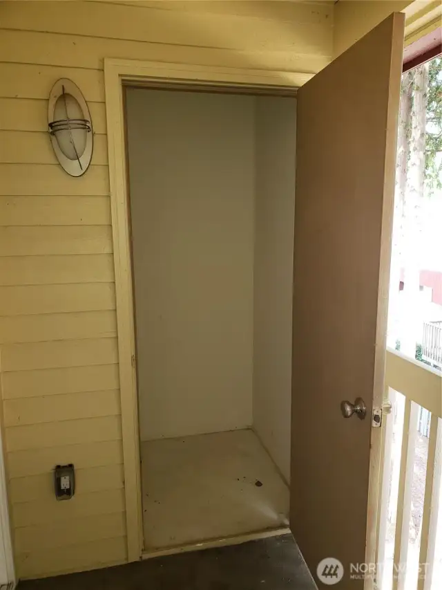 Deck Storage Room