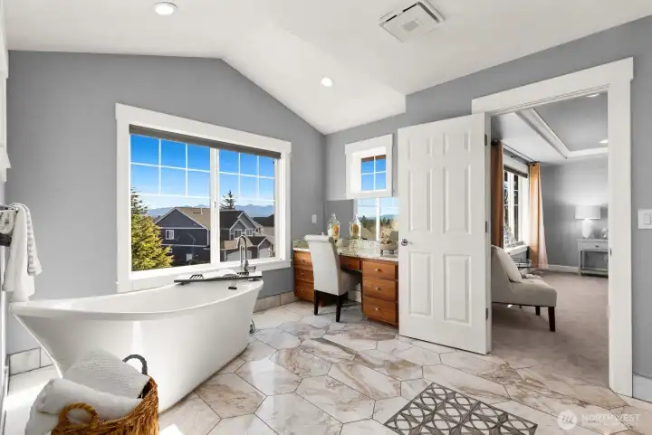 Mt. Rainier and territorial views!