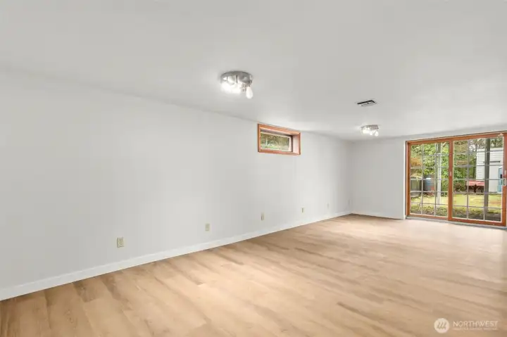 Lower floor (finished basement) HUGE Rec Room Space (or other living arrangement)