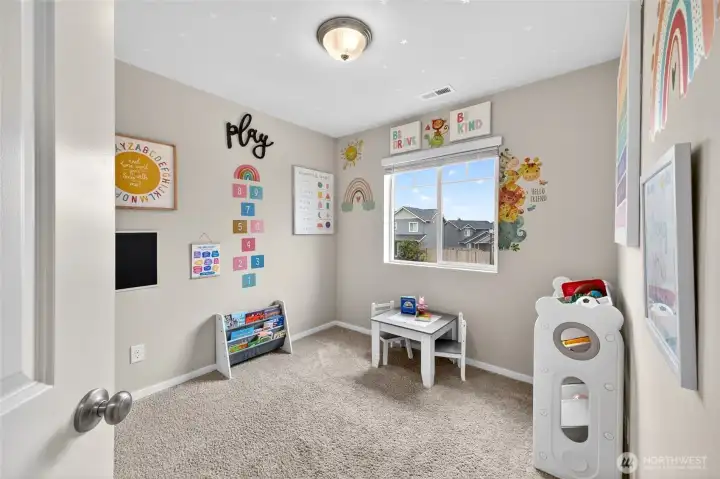 1 of 2 guest bedrooms