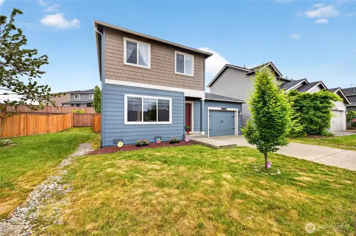 Perfect location to restaurants, shopping, public parks & more.