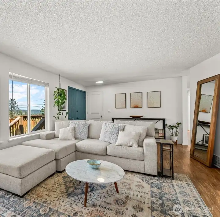 Cozy Yet Roomy! Cozy Yet Roomy!