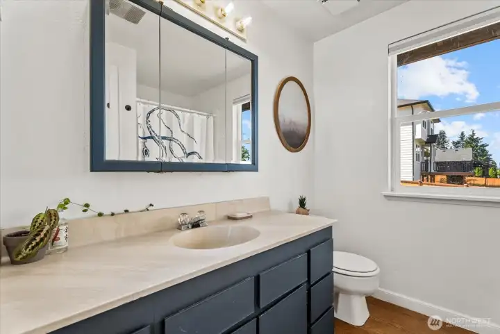 Primary Bath With Great Updates! Primary Bath With Great Updates!